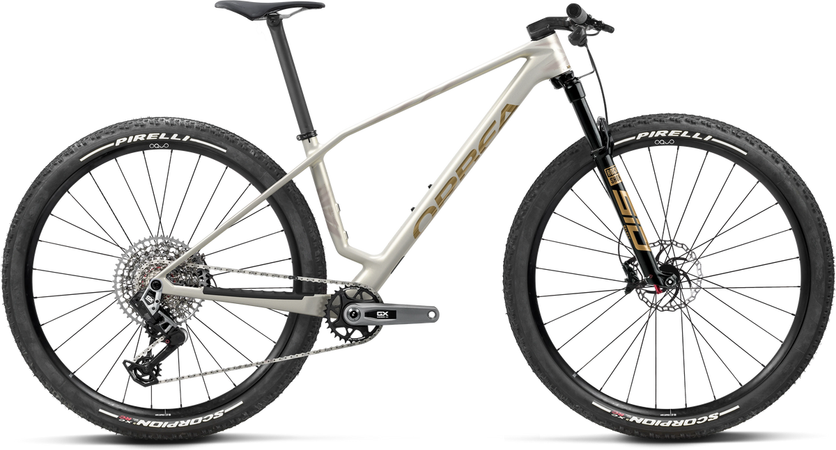 Orbea Alma M-PRO – Golden White - Titan Gold (Matt)
