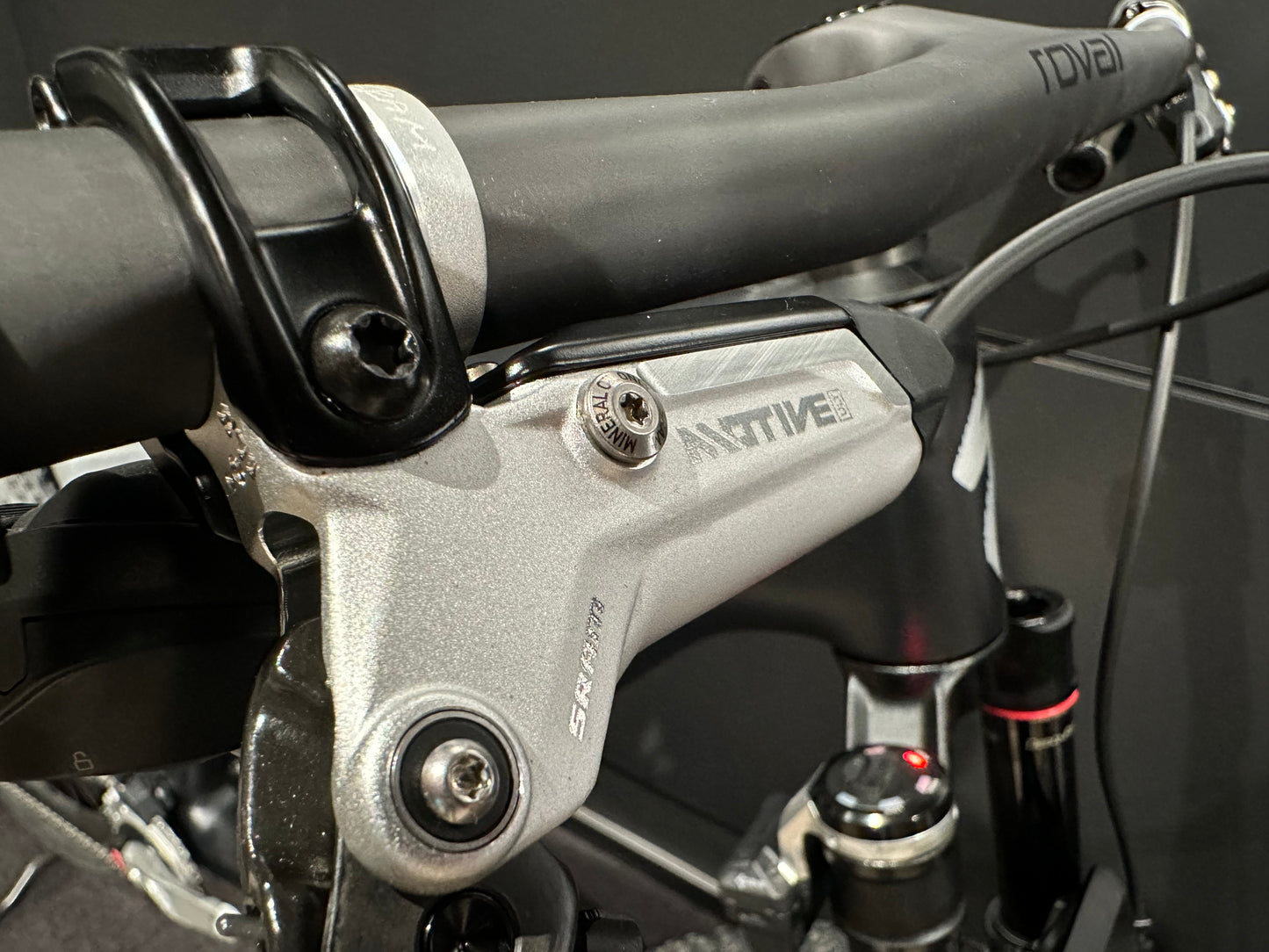 Specialized Epic 8 AXS Flight Attendant 1987 LTD