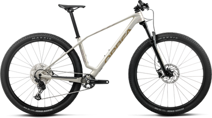 Orbea Alma M50 – Golden White - Titan Gold (Matt)