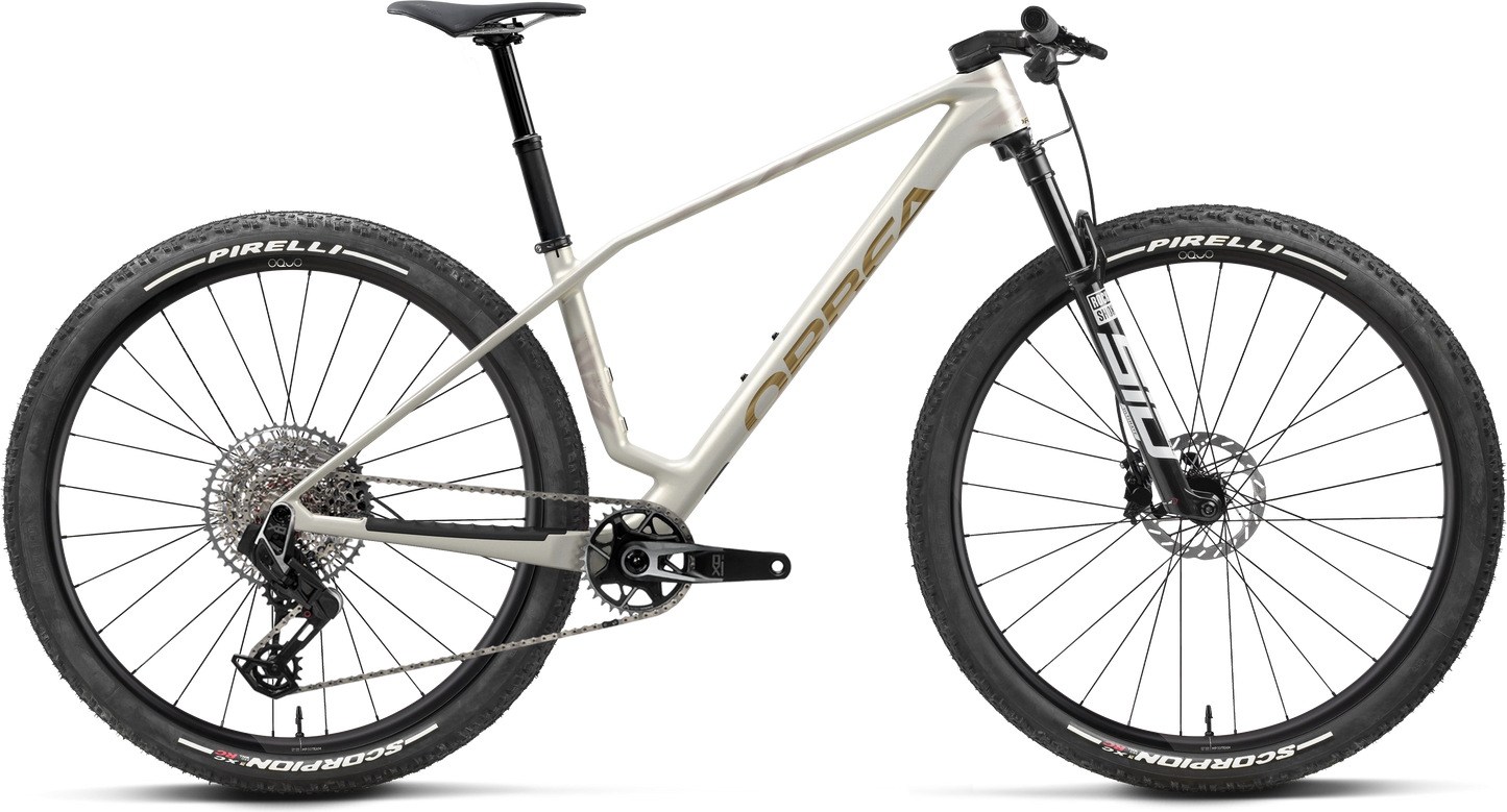 Orbea Alma M-Team AXS – Golden White - Titan Gold (Matt)
